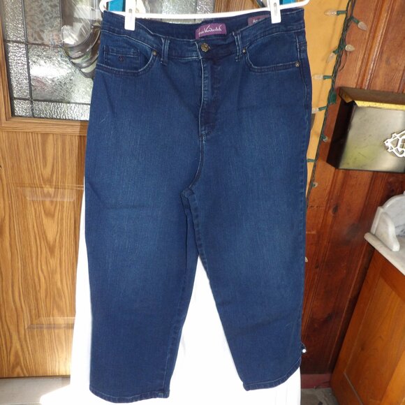 Gloria Vanderbilt Amanda Denim Capris, Size 14 - Picture 1 of 5